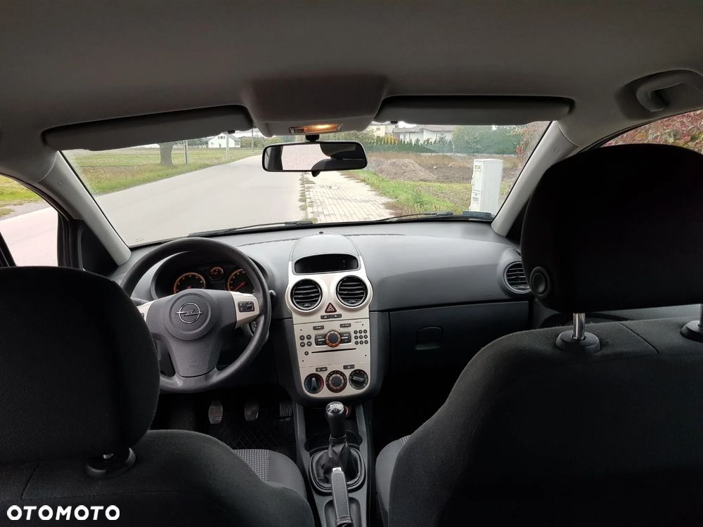 Opel Corsa 1.2 16V Essentia - 11