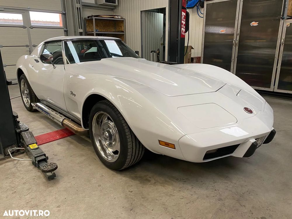 Chevrolet Corvette - 4