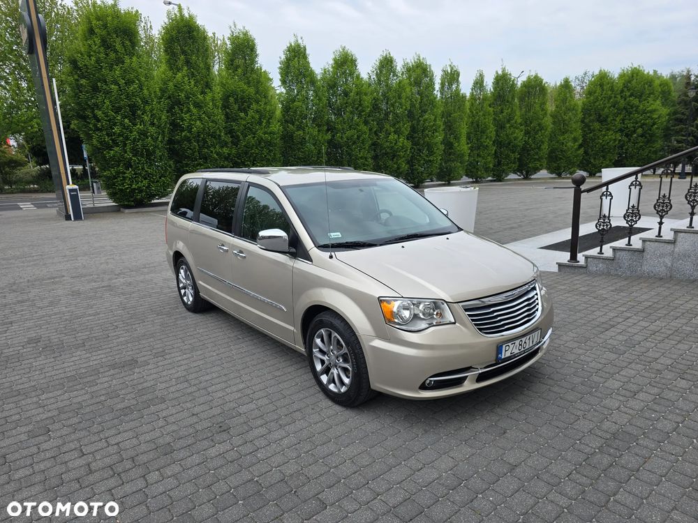 Chrysler Town & Country 3.6 Limited - 5