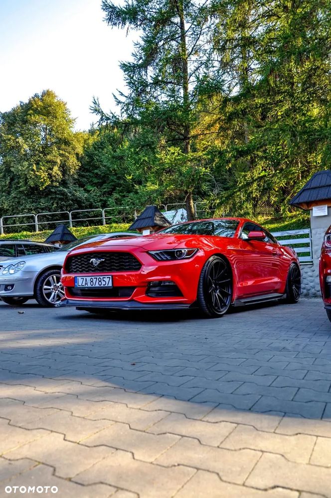 Ford Mustang - 2