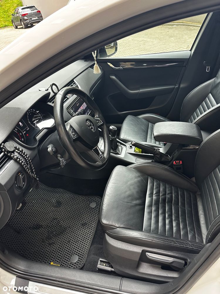 Skoda Octavia 2.0 TSI RS - 7
