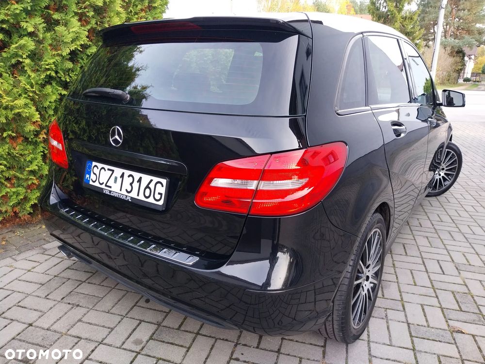 Mercedes-Benz Klasa B 180 BlueEFFICIENCY Edition Style - 33