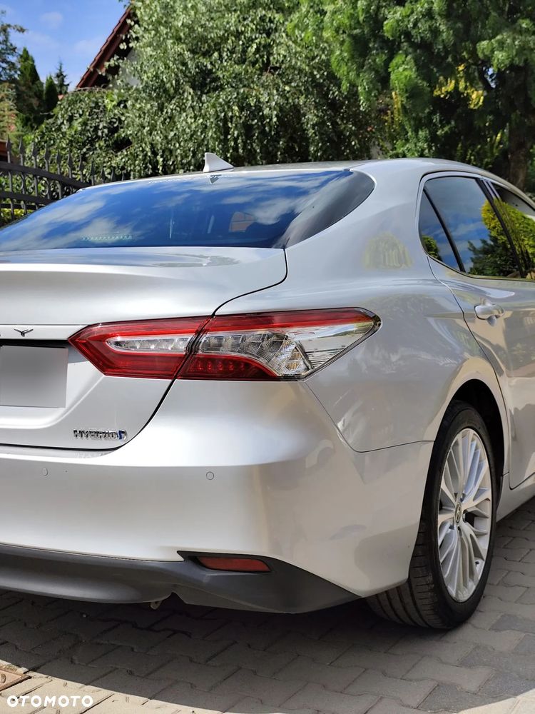 Toyota Camry 2.5 Hybrid Executive CVT - 19