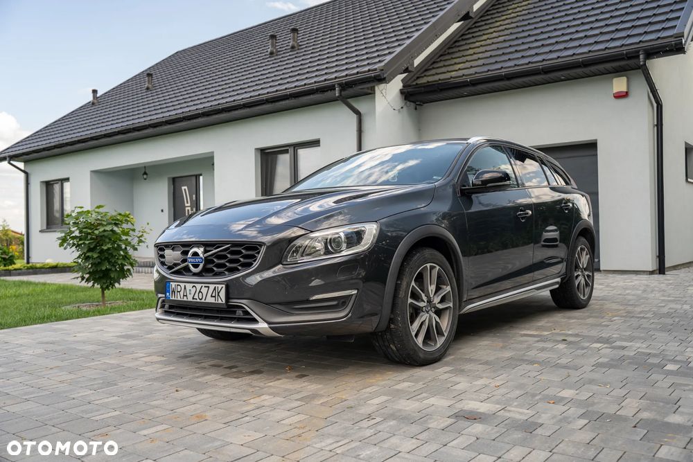 Volvo V60 Cross Country - 3