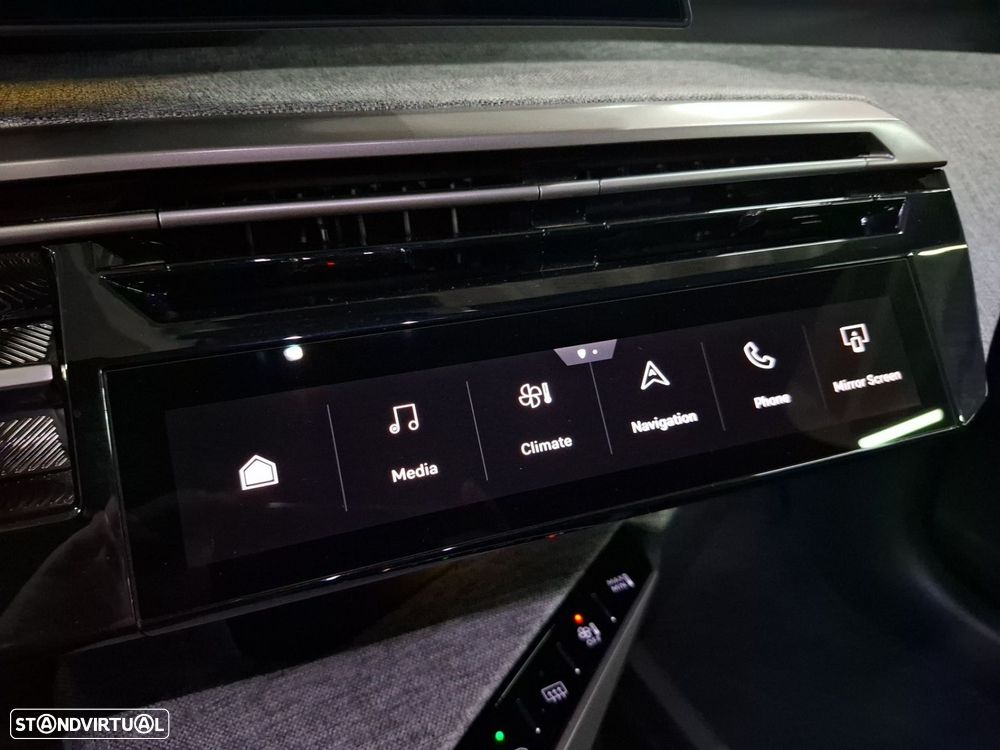 Peugeot 3008 1.2 Hybrid Allure e-DCS6 - 19