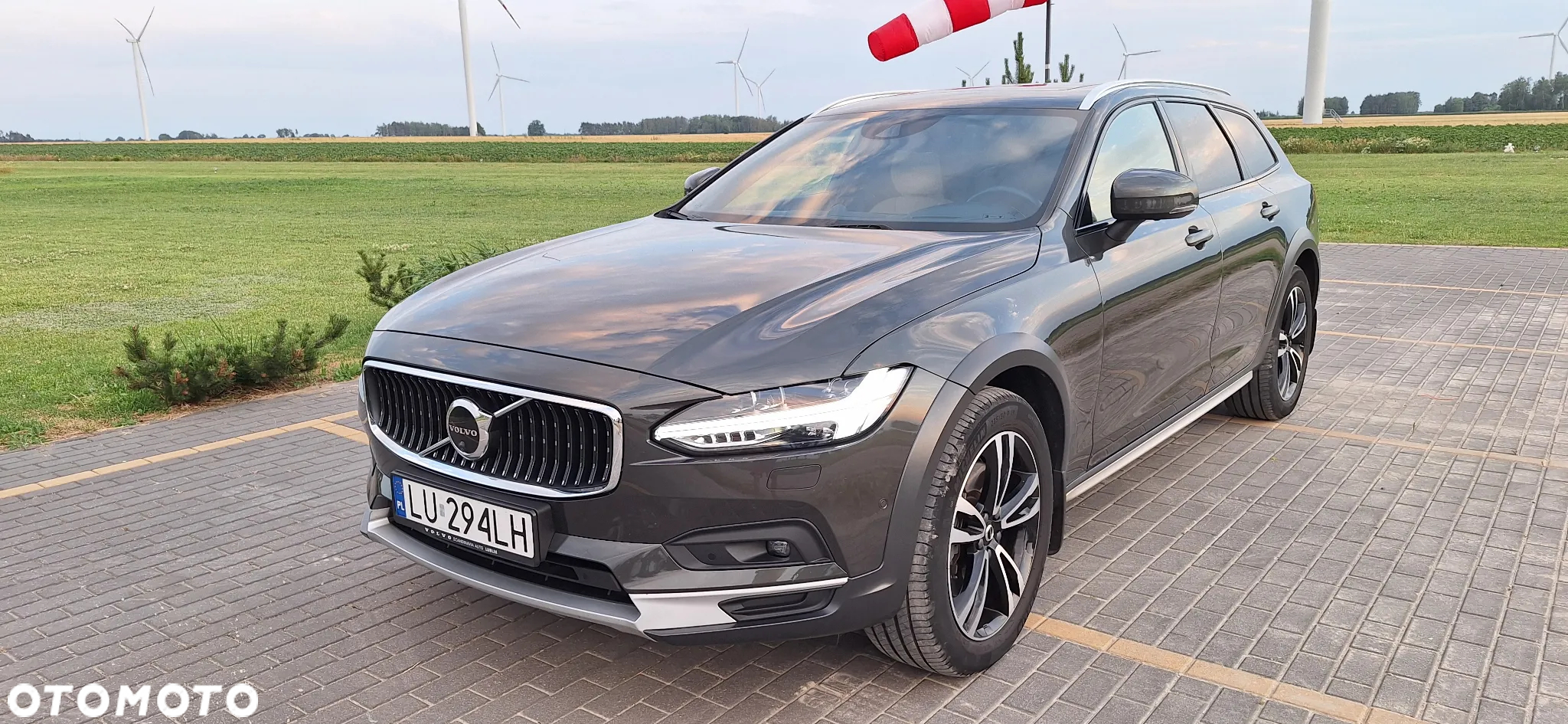 Volvo V90 D5 SCR AWD Momentum Pro - 16