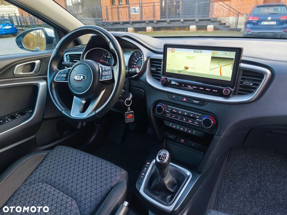 Kia Ceed 1.6 CRDi mHEV Business Line - 17