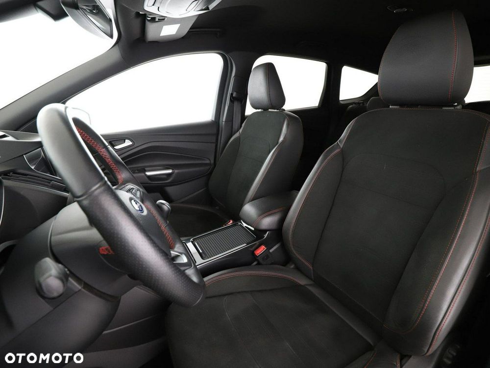 Ford Kuga 1.5 EcoBoost 2x4 ST-Line - 14