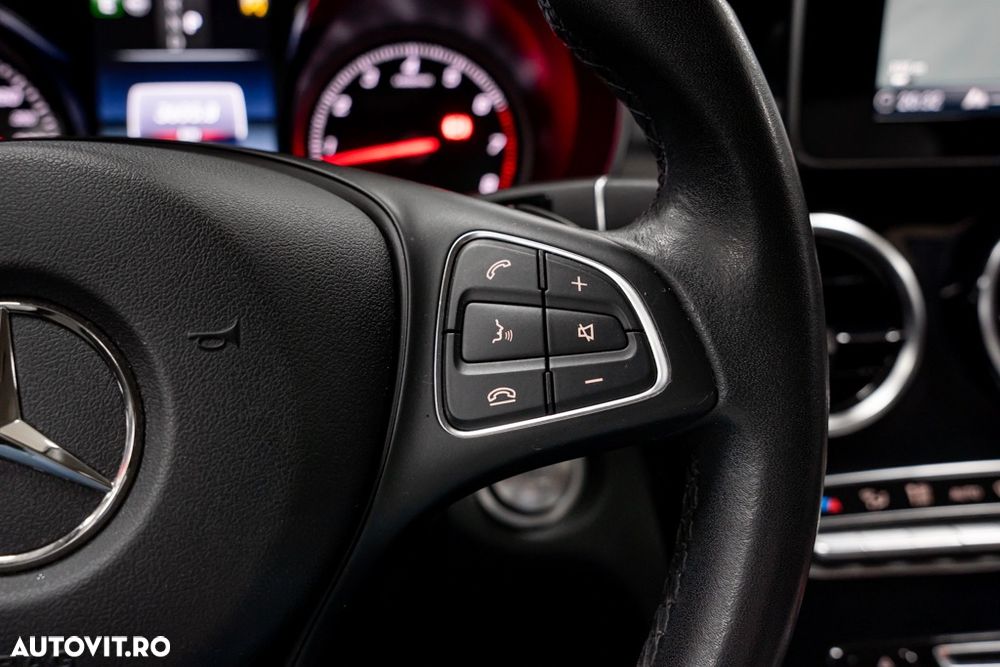 Mercedes-Benz C 200 4Matic 9G-TRONIC Exclusive - 36