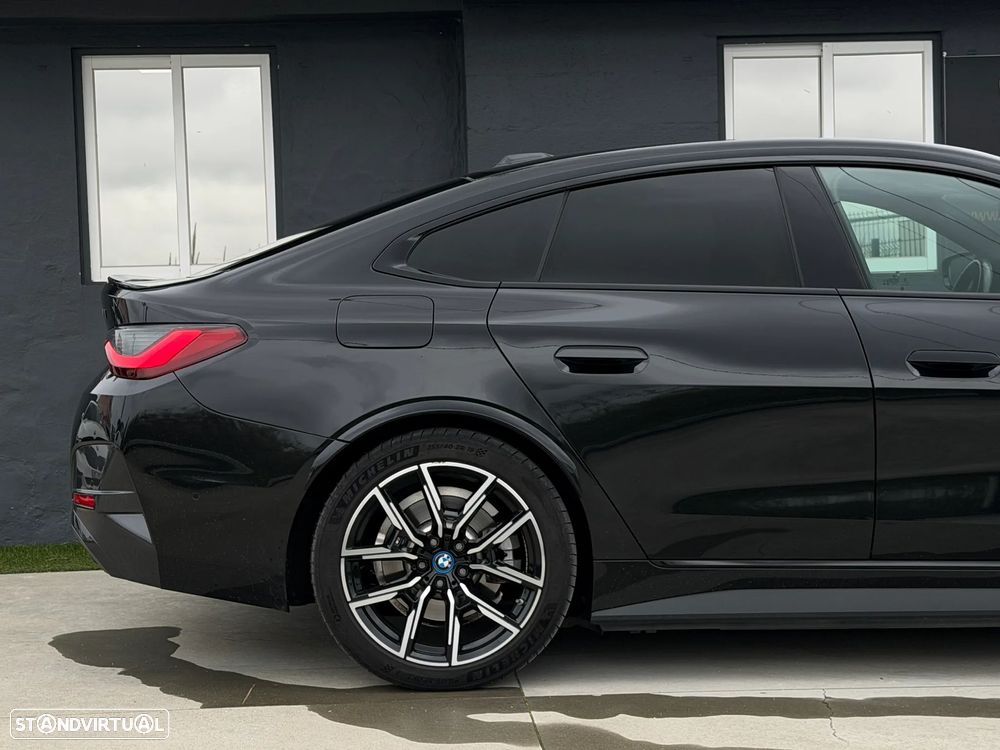 BMW i4 eDrive40 Pack Desportivo M - 14