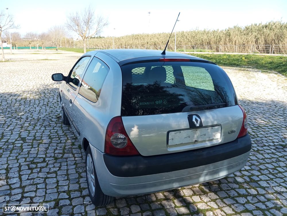 Renault Clio - 8