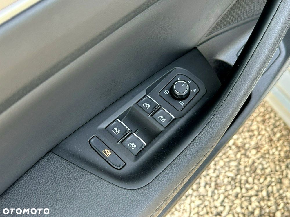 Volkswagen Passat - 16
