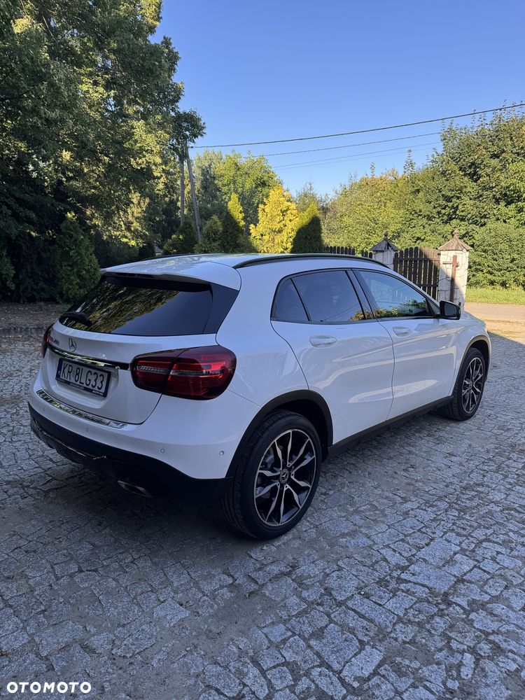 Mercedes-Benz GLA - 3