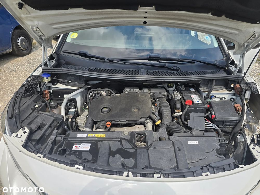 Peugeot 3008 BlueHDi 130 Stop & Start EAT8 Allure Business-Paket - 12