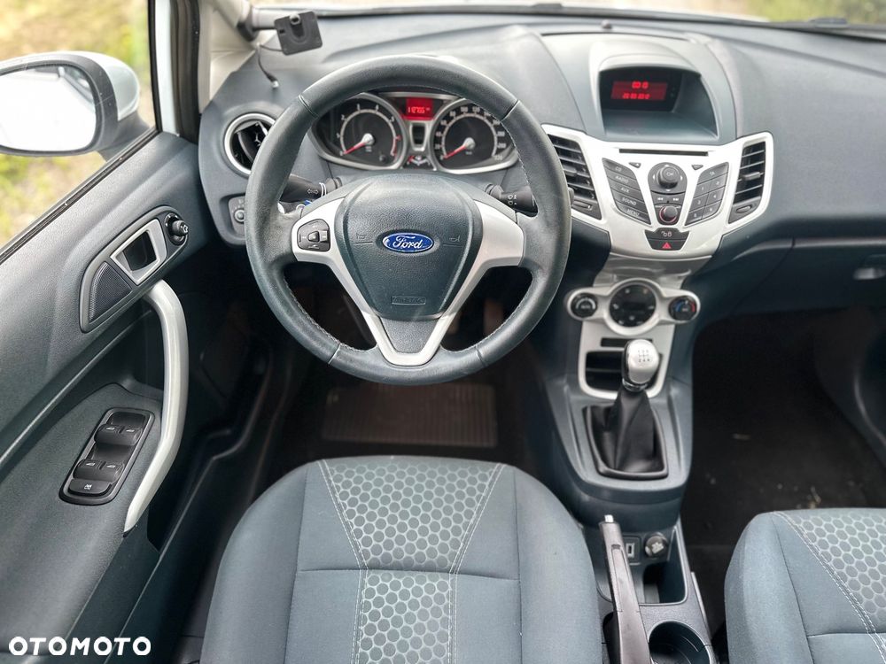 Ford Fiesta - 26