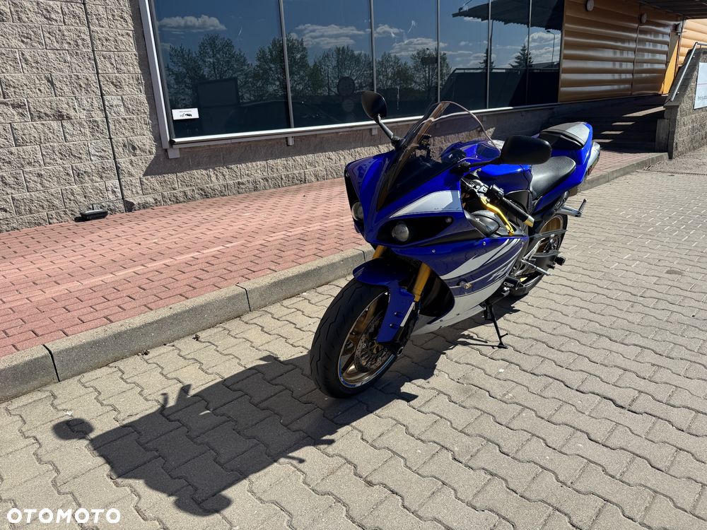 Yamaha R1 - 1