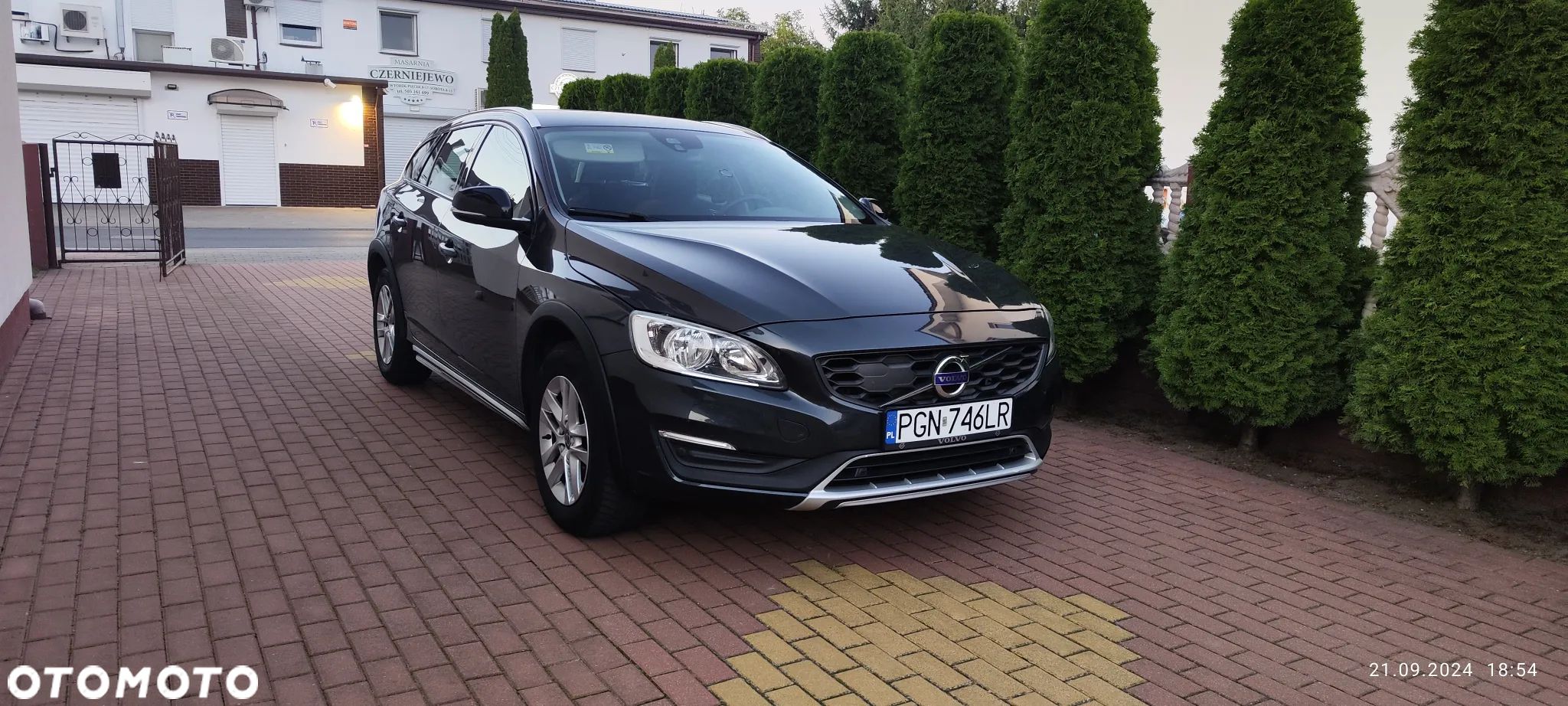 Volvo V60 Cross Country - 1