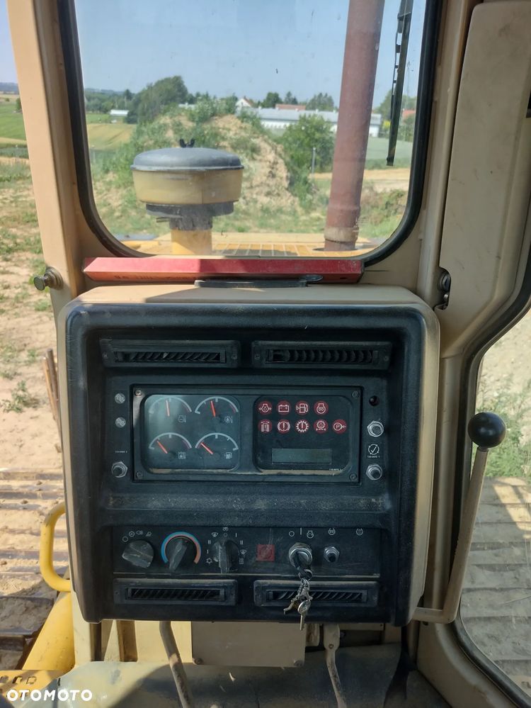 Caterpillar D5M LGP - 8