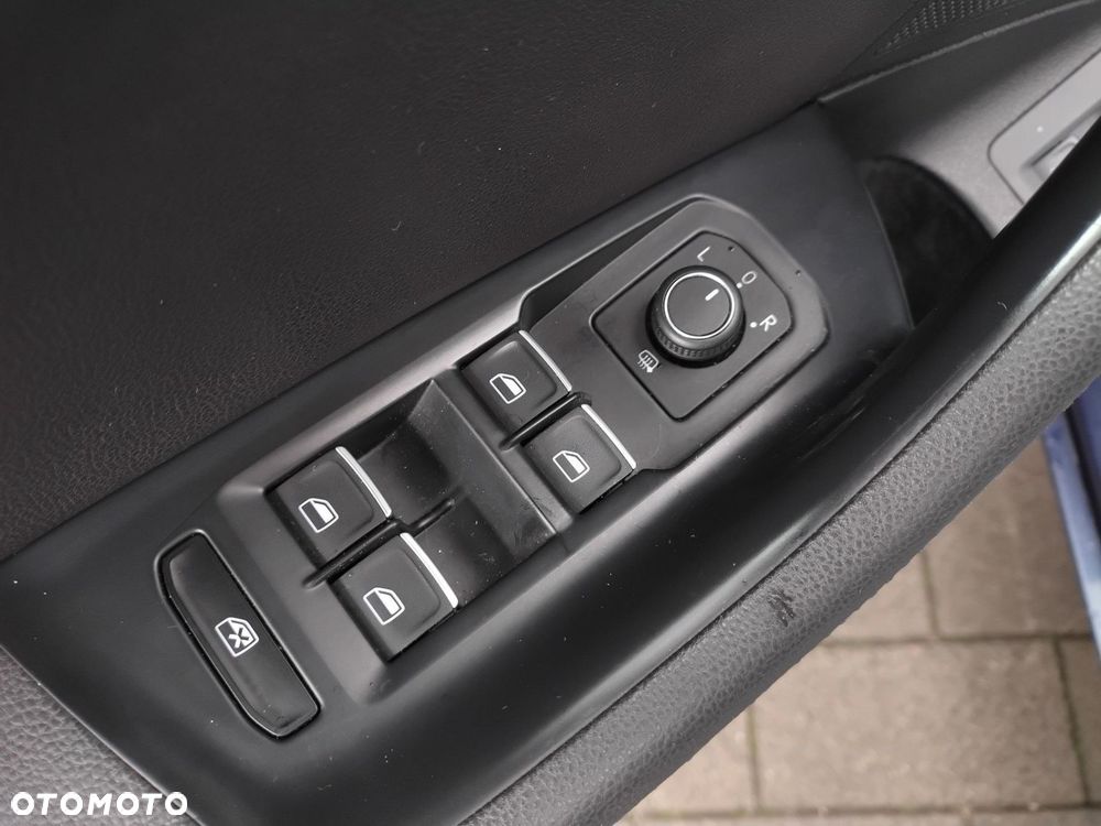 Volkswagen Passat - 11