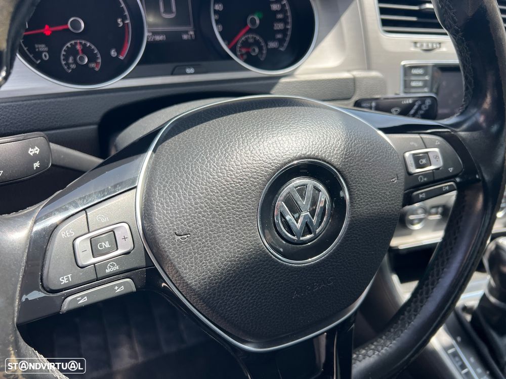 VW Golf 1.6 TDi Trendline DSG - 21