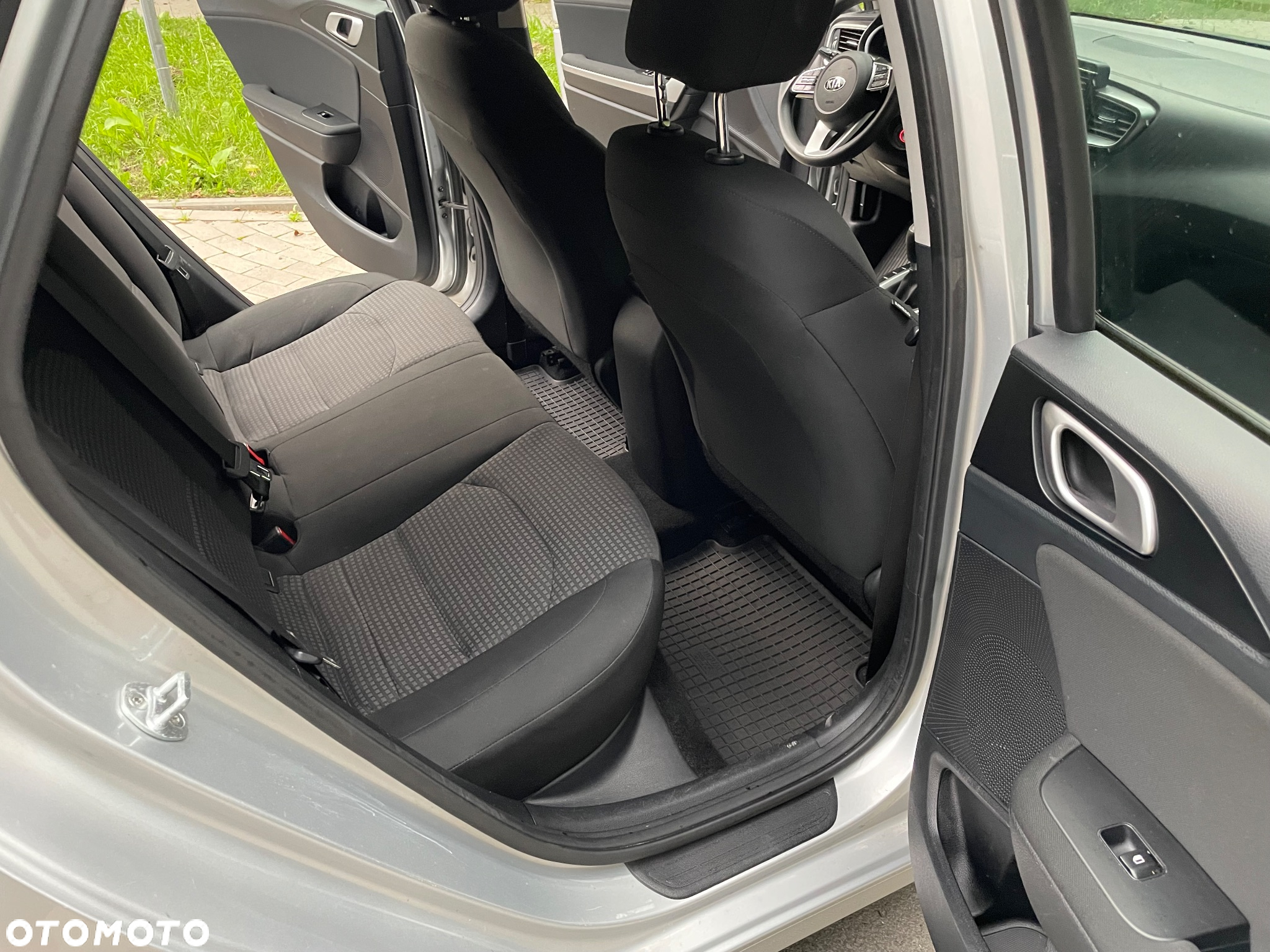 Kia Ceed 1.4 L - 13