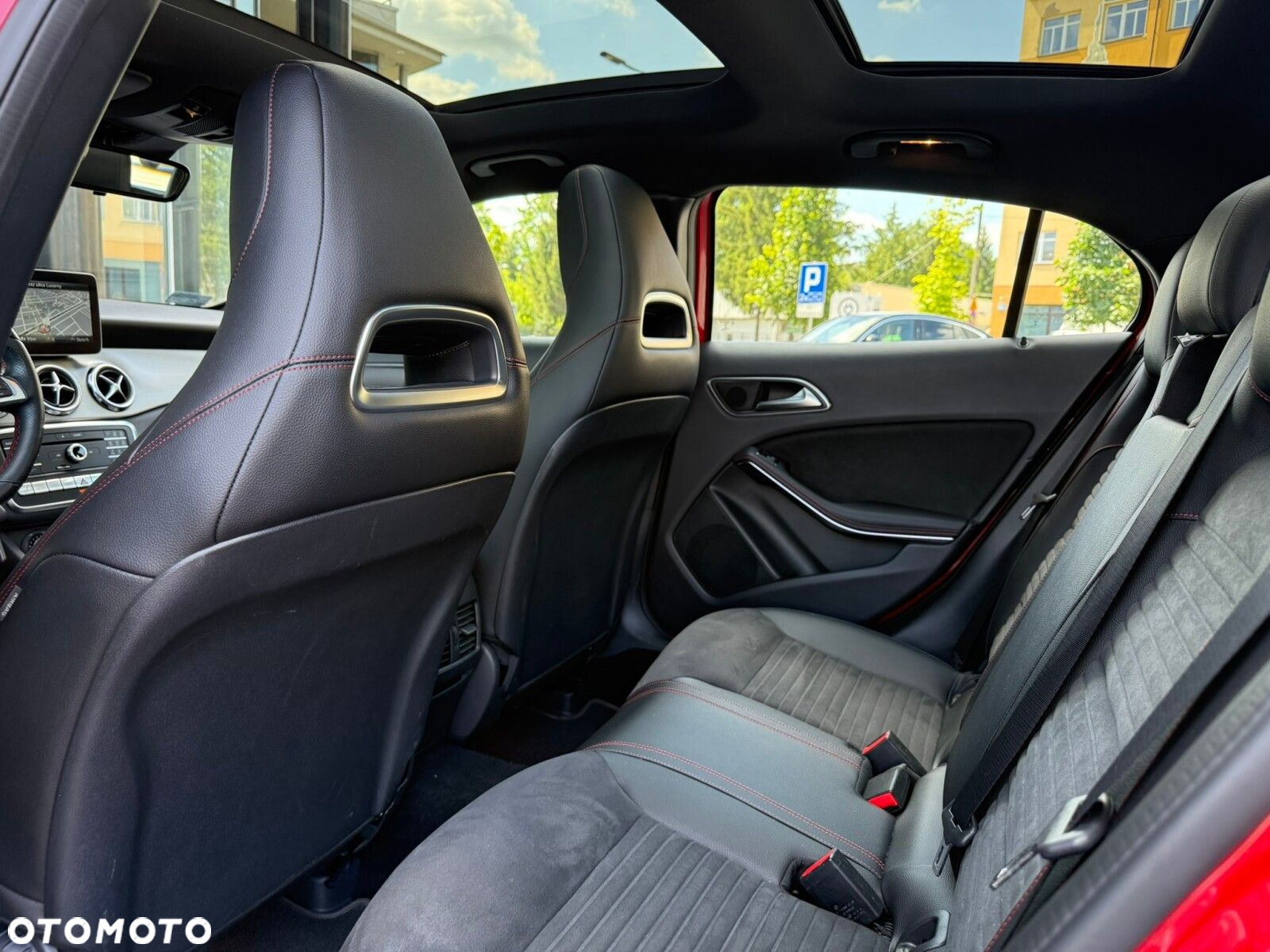Mercedes-Benz GLA 250 4-Matic AMG Line - 10