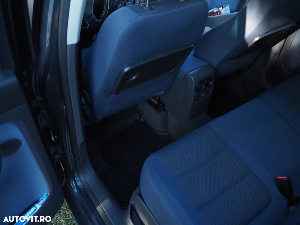 Volkswagen Golf Plus - 27