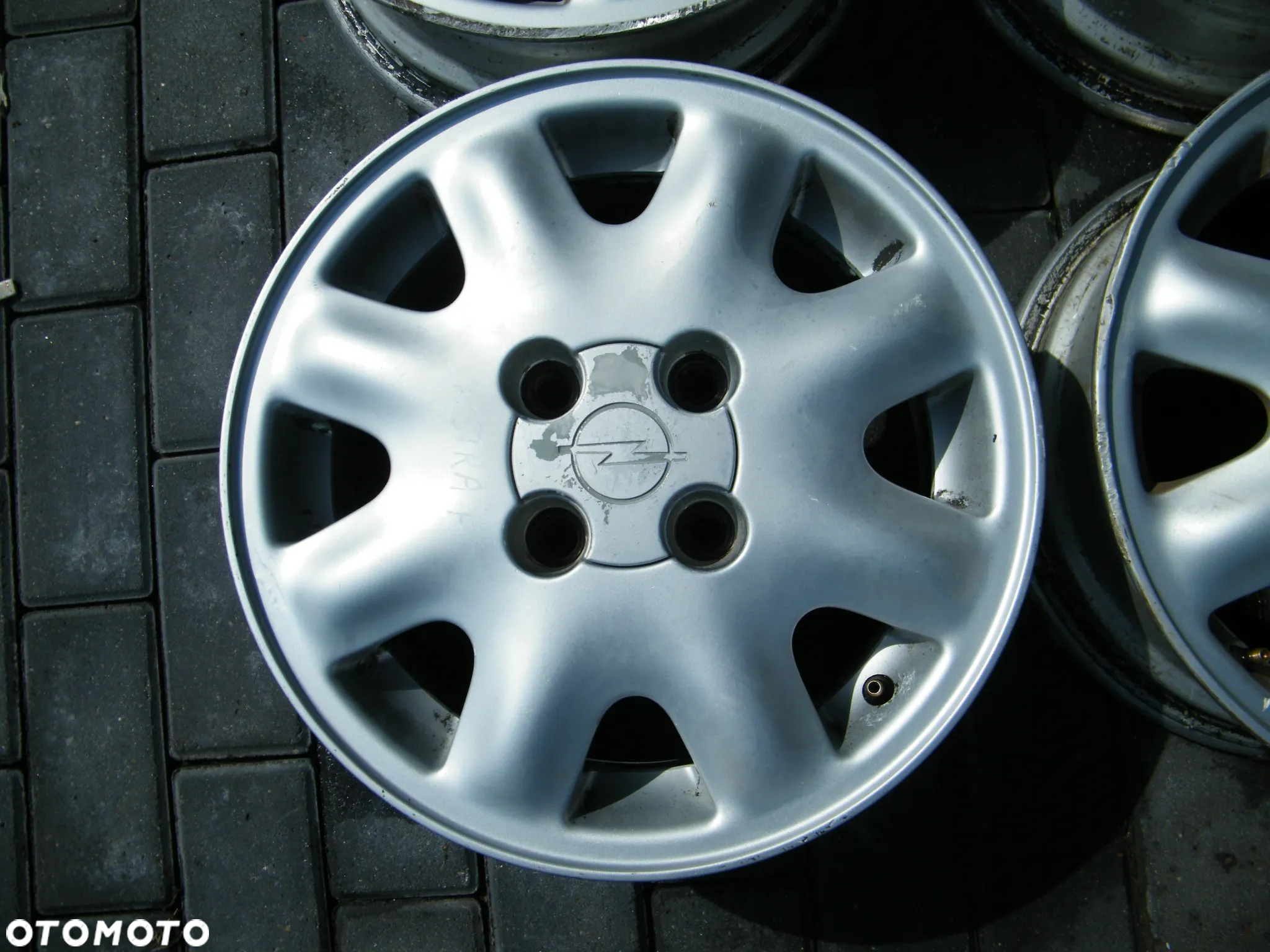 Felgi aluminiowe alufelgi komplet 4x100 ET 49/ 5,5J x 14 otwór 56 - 5