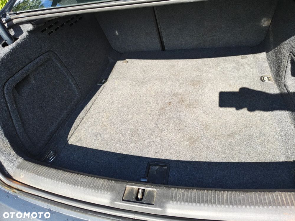 Audi A4 Limousine - 11