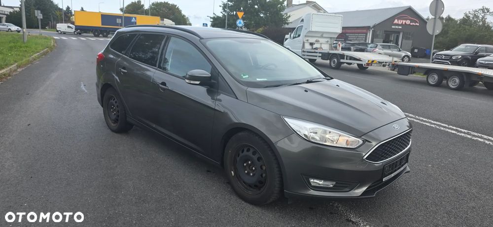 Ford Focus 1.0 EcoBoost Titanium - 5
