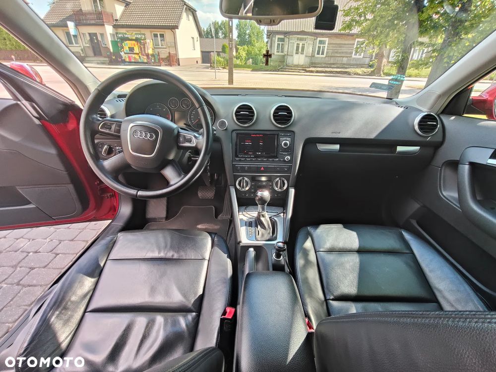 Audi A3 Sportback 1.6 TDI DPF S tronic Ambiente - 8