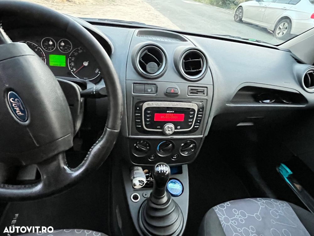 Ford Fiesta 1.4 TDCI Comfort - 10