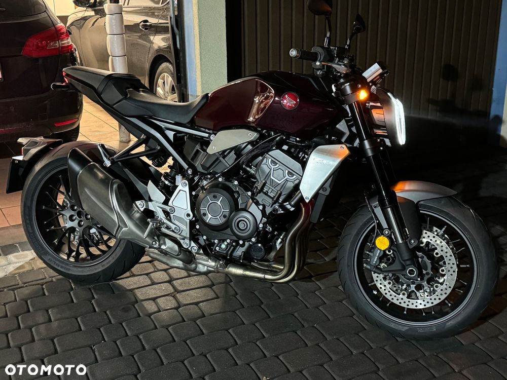 Honda CB - 1