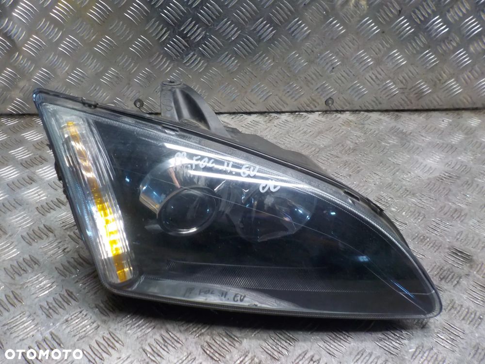 FORD FOCUS MK2 XENON LAMPA PRAWY PRZÓD PRZENIA EUROPA - 1