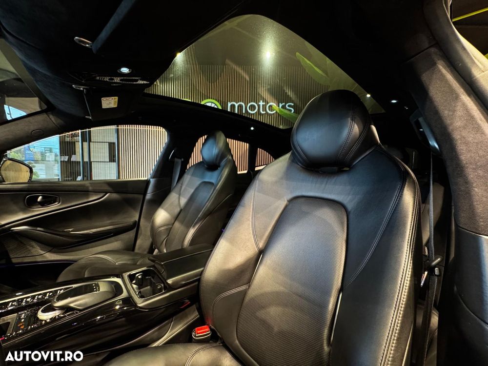 Aston Martin DBX - 17