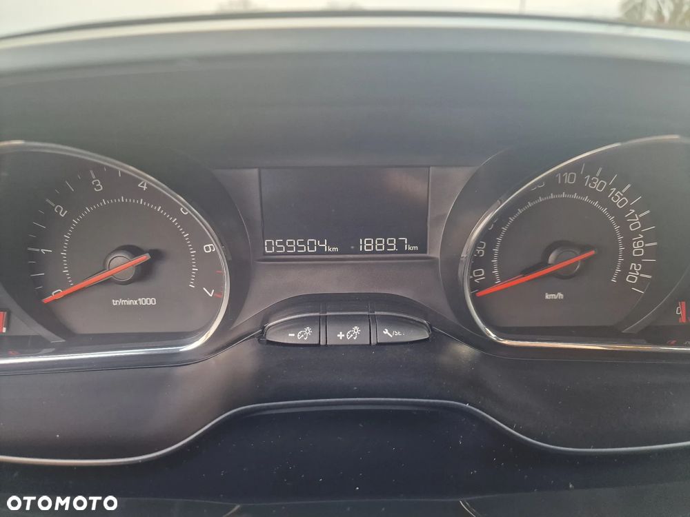 Peugeot 208 82 PureTech Style - 20