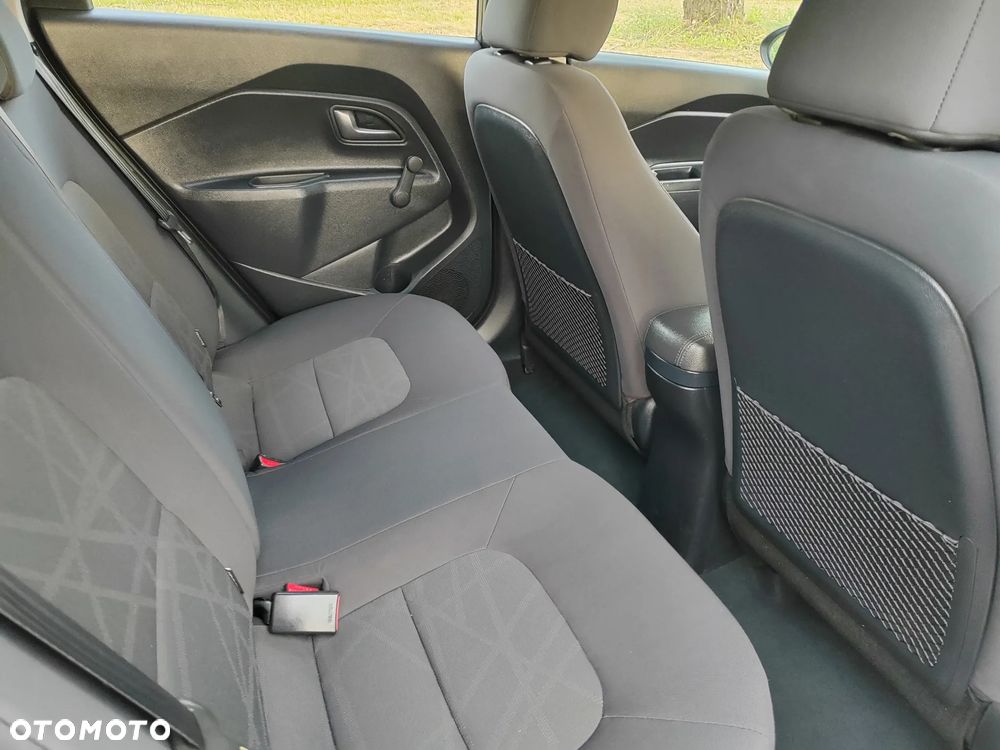 Kia Rio 1.2 M - 11