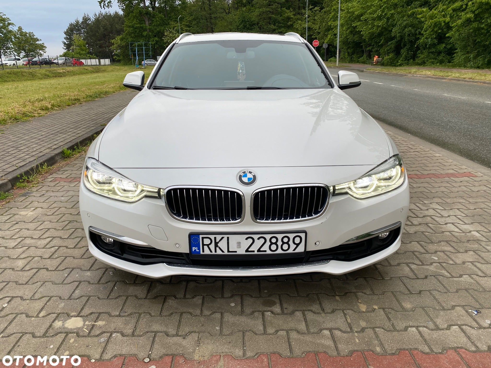 BMW Seria 3 330i xDrive Luxury Line - 4