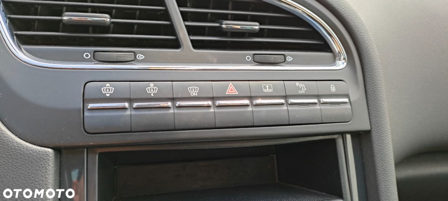 Peugeot 5008 - 24