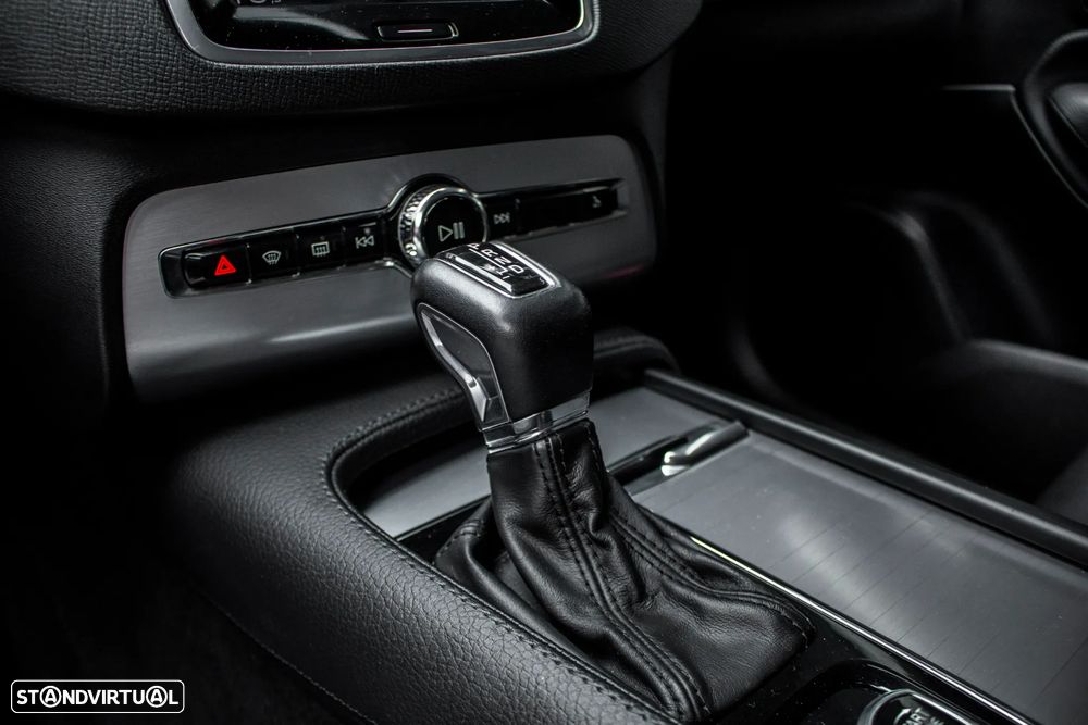Volvo XC 90 2.0 D4 Momentum - 21