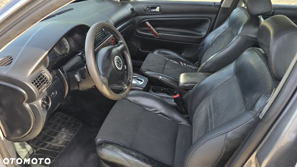 Volkswagen Passat 2.5 TDI Highline Tiptr - 21
