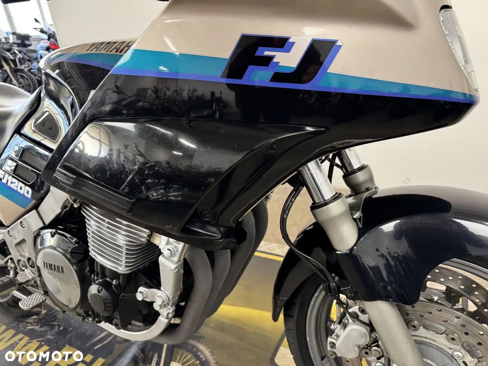 Yamaha FJ - 9