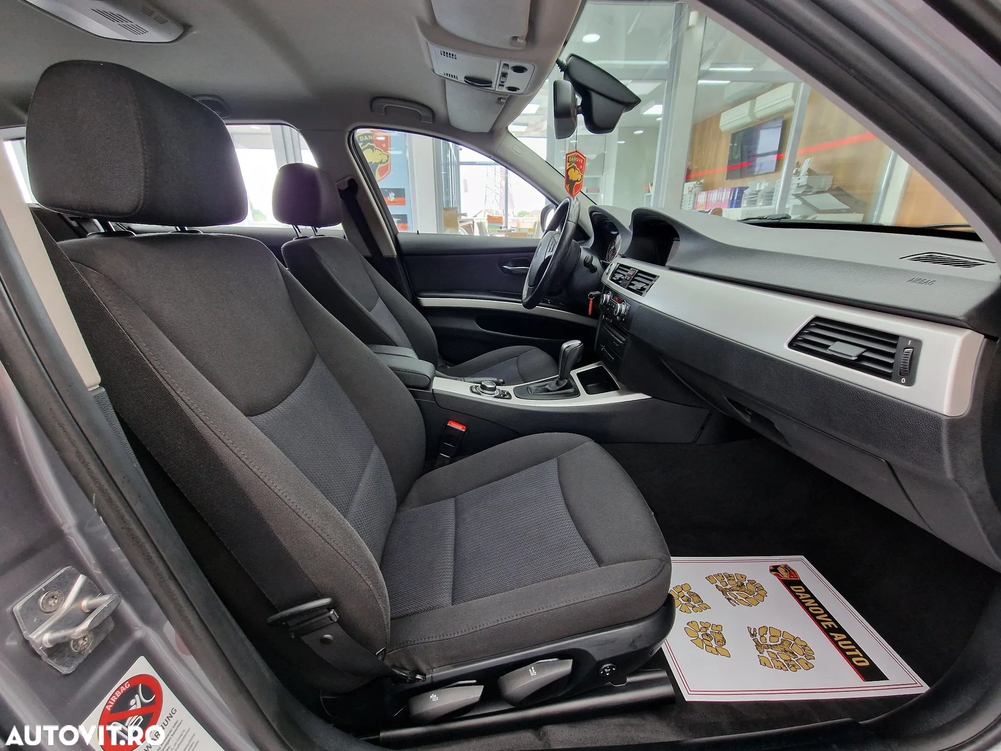 BMW Seria 3 320d DPF Touring Aut. - 14
