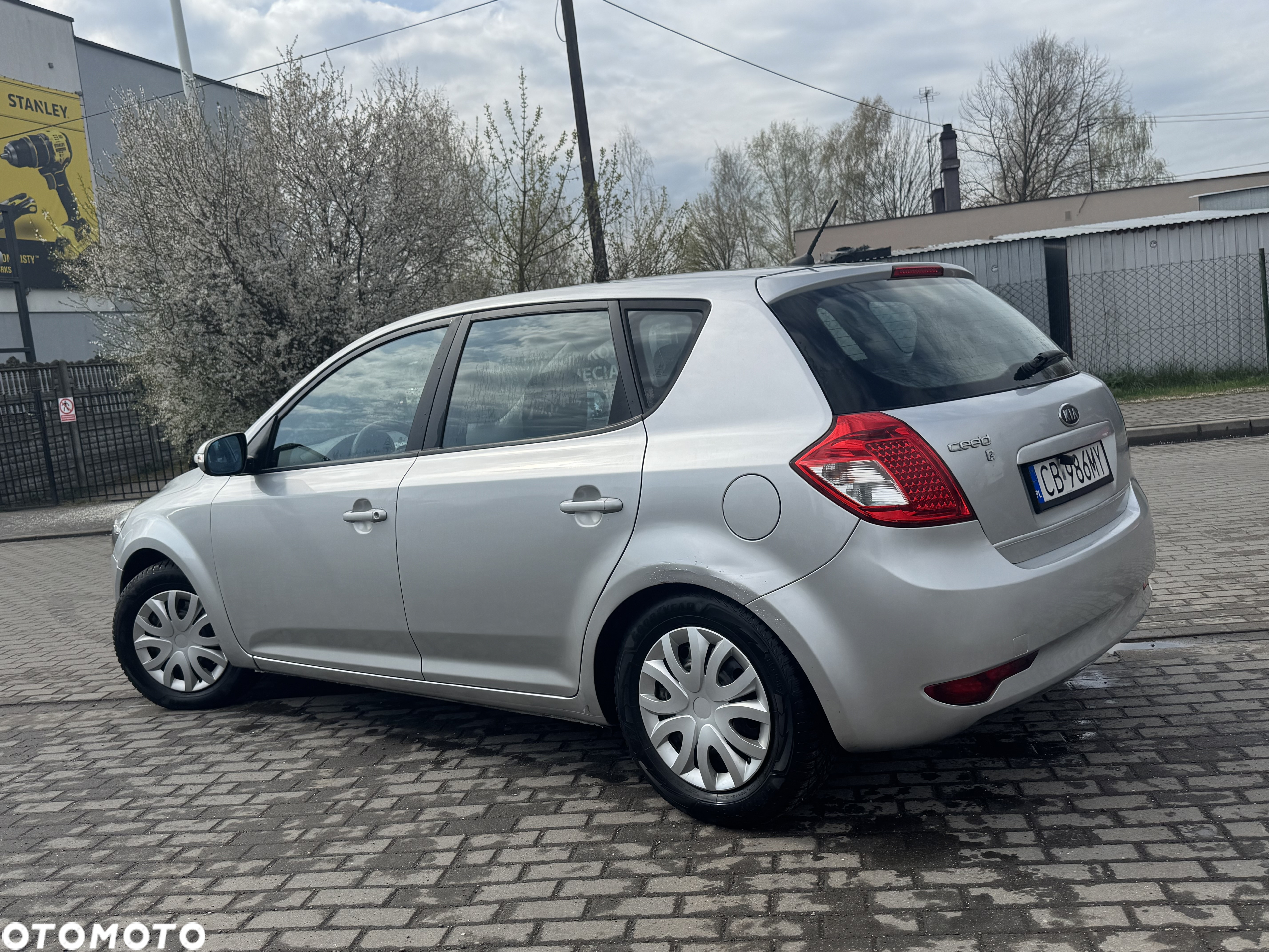 Kia Ceed 1.6 CRDi 90 Spirit - 12