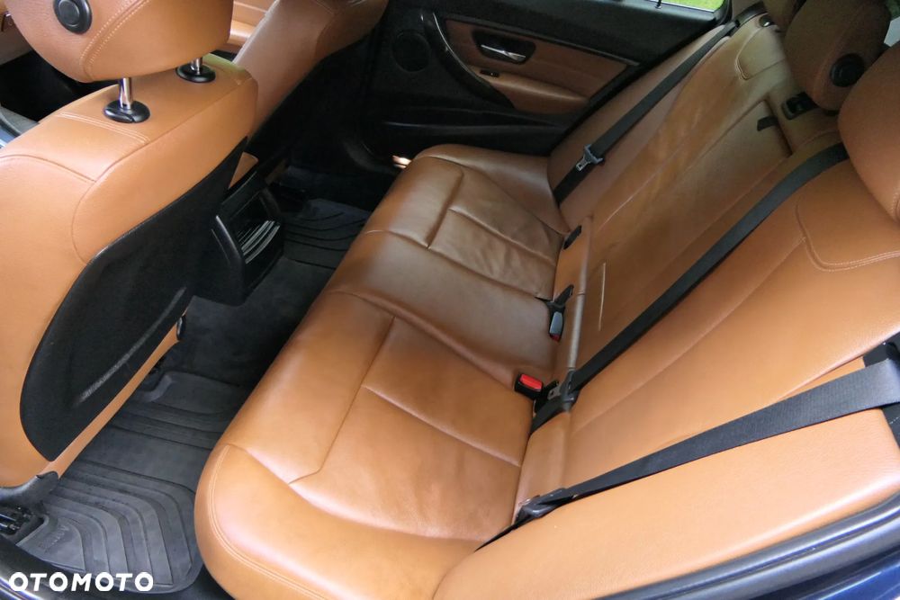 BMW Seria 3 320d Efficient Dynamics Luxury Line - 23