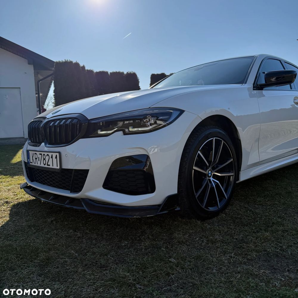 BMW Seria 3 330i xDrive M Sport - 11
