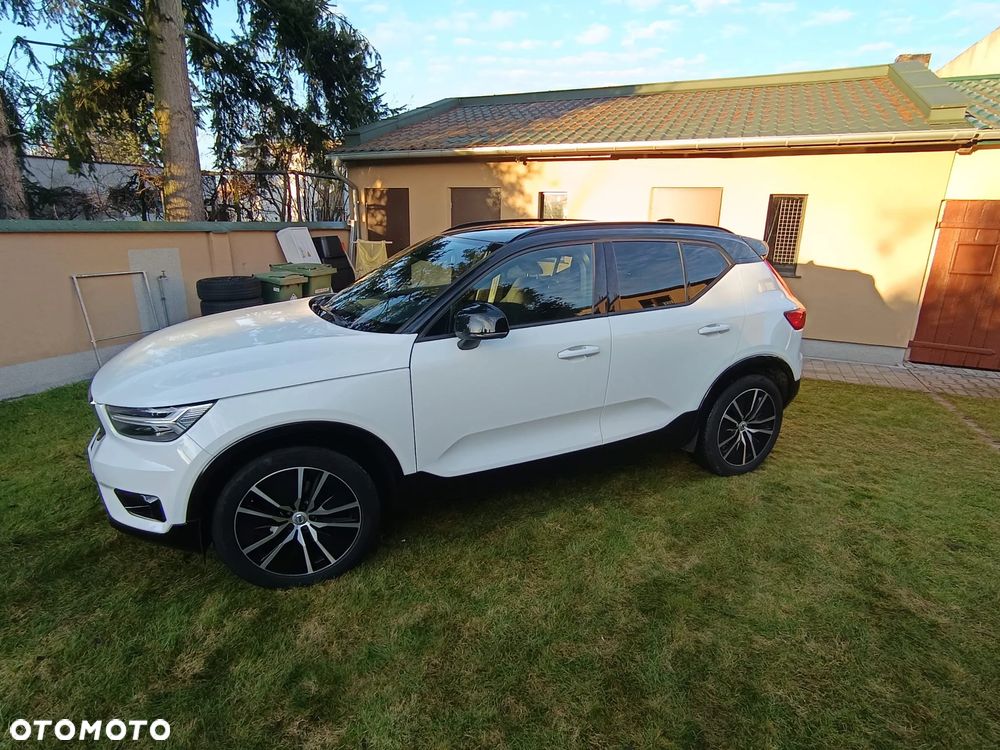 Volvo XC 40 D3 AWD Geartronic Momentum - 4