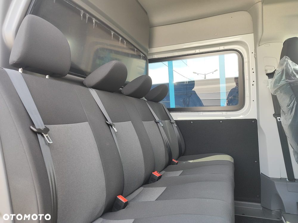 Volkswagen CRAFTER - 12