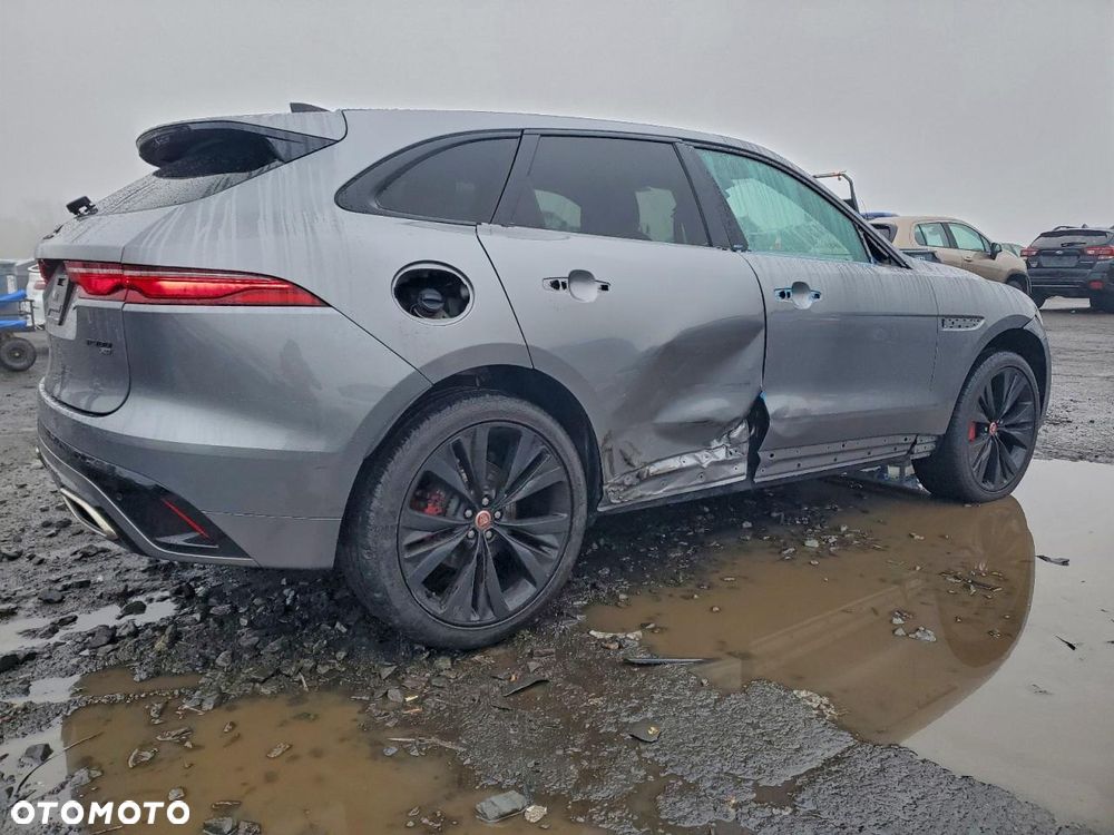 Jaguar F-Pace - 4
