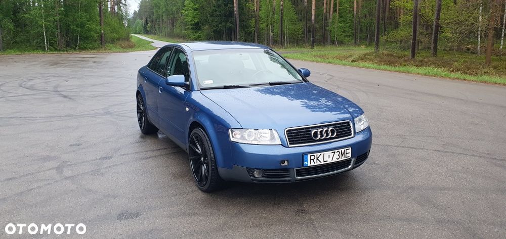 Audi A4 Limousine - 1